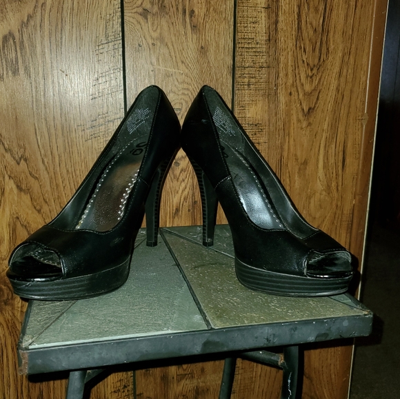 Platform heels with peep toe - Picture 3 of 9